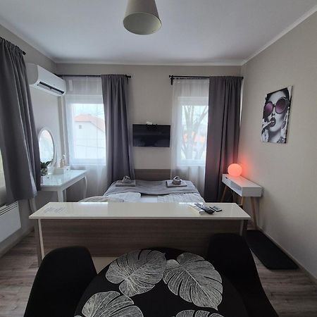 Marusius Apartmanhaz Makó Exterior foto
