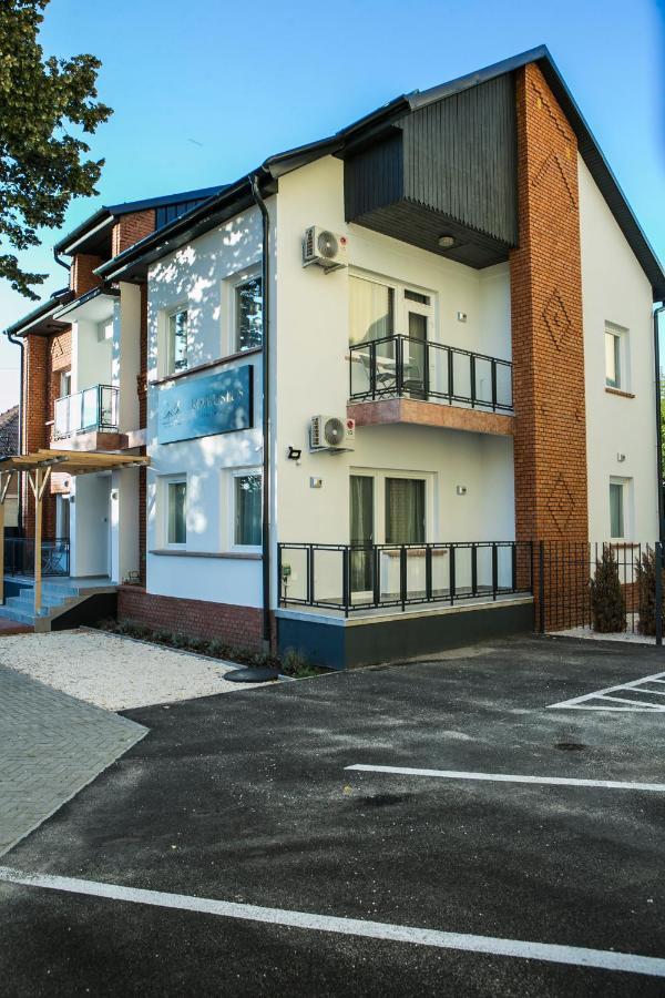 Ferienwohnung Marusius Apartmanhaz Makó Exterior foto