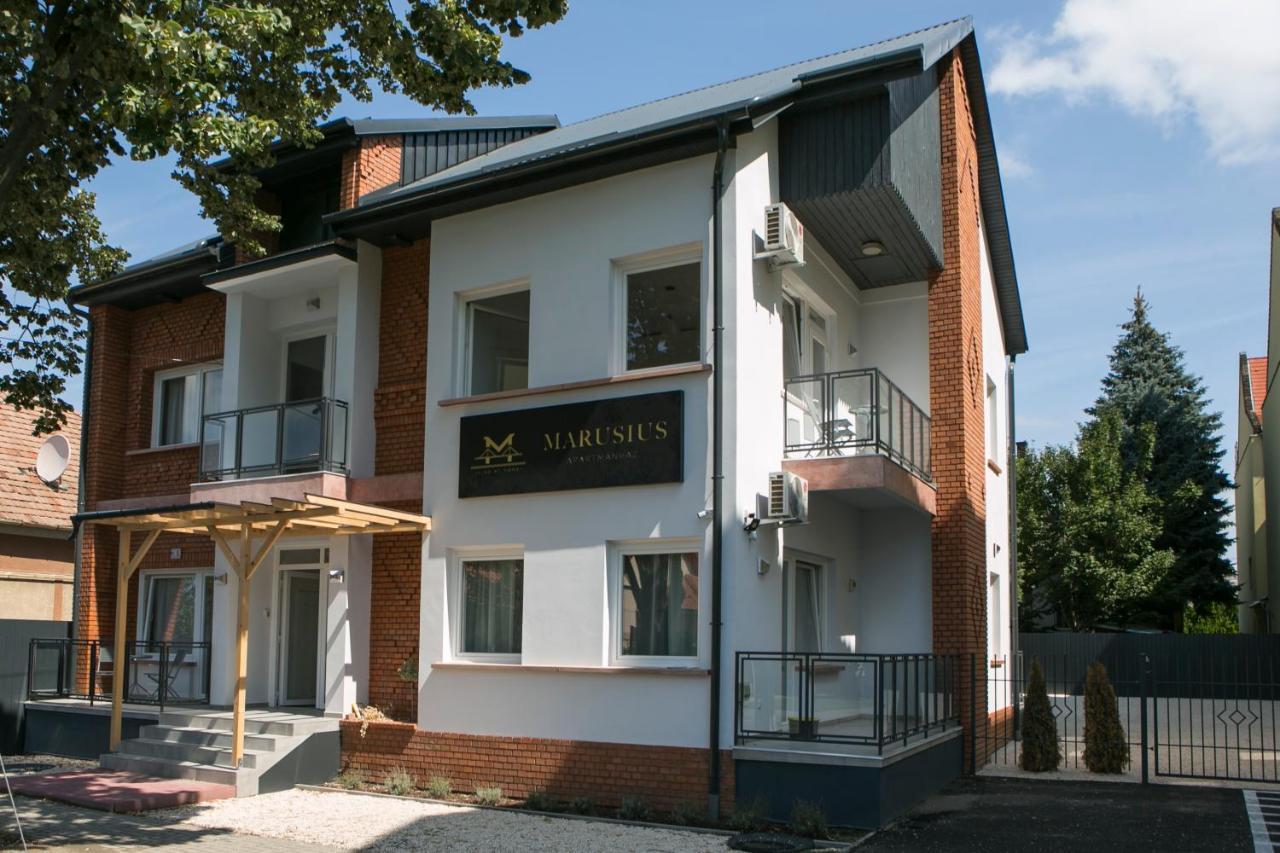 Ferienwohnung Marusius Apartmanhaz Makó Exterior foto