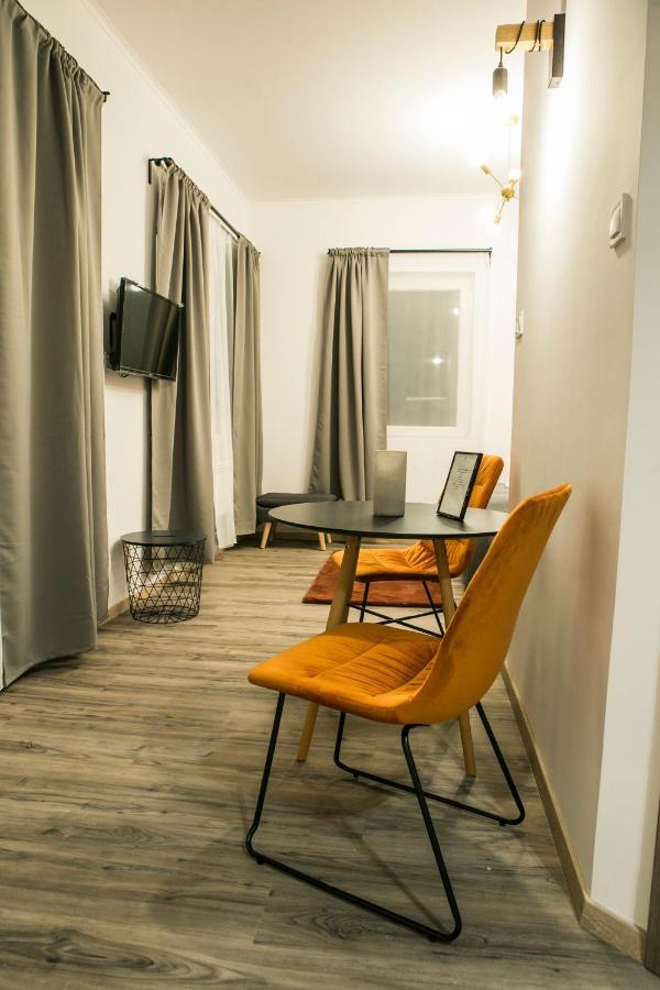 Ferienwohnung Marusius Apartmanhaz Makó Exterior foto