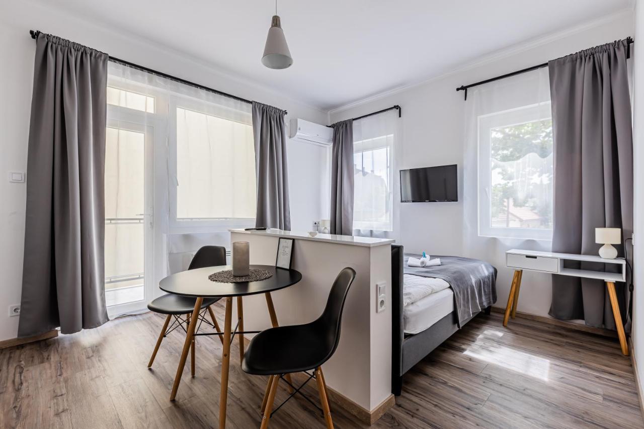 Ferienwohnung Marusius Apartmanhaz Makó Exterior foto