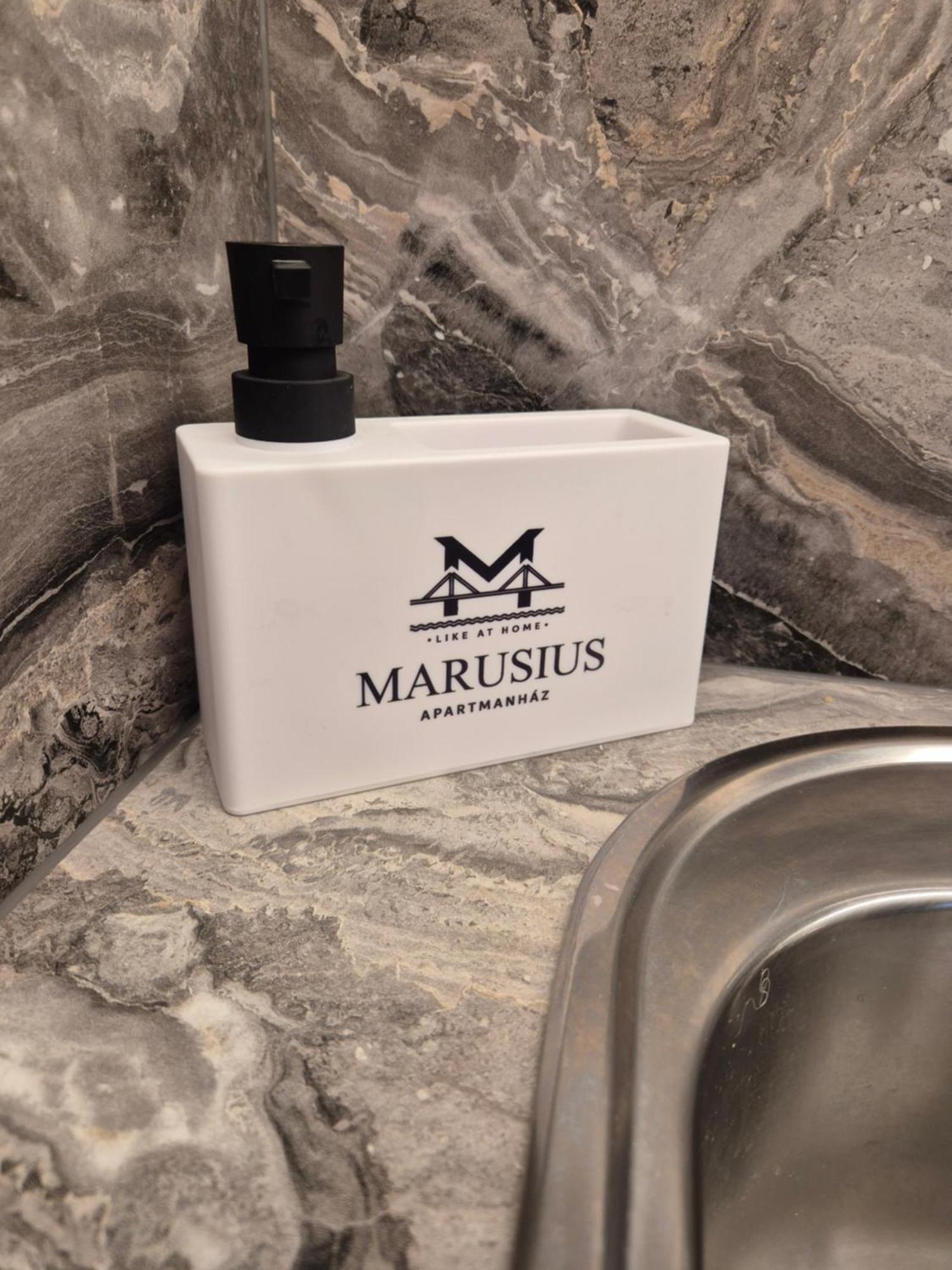 Marusius Apartmanhaz Makó Exterior foto